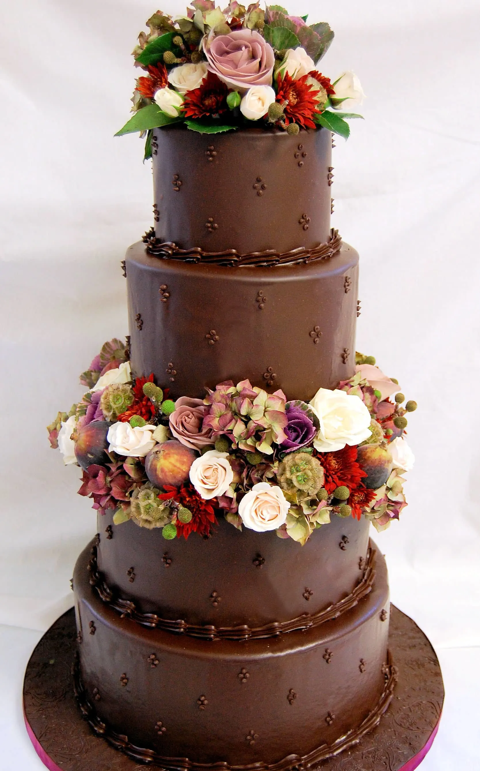 Chocolate ganache wedding cake | Floral wedding cakes, Chocolate cake  designs, Ganache cake