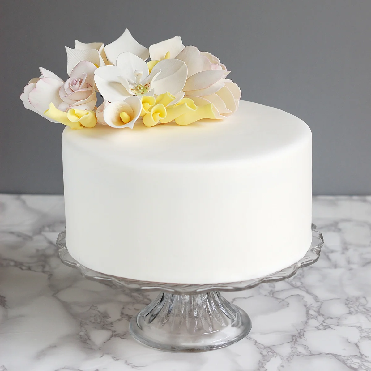Lindy Smith's tried and tested sugarpaste recipe - easier than you think!
