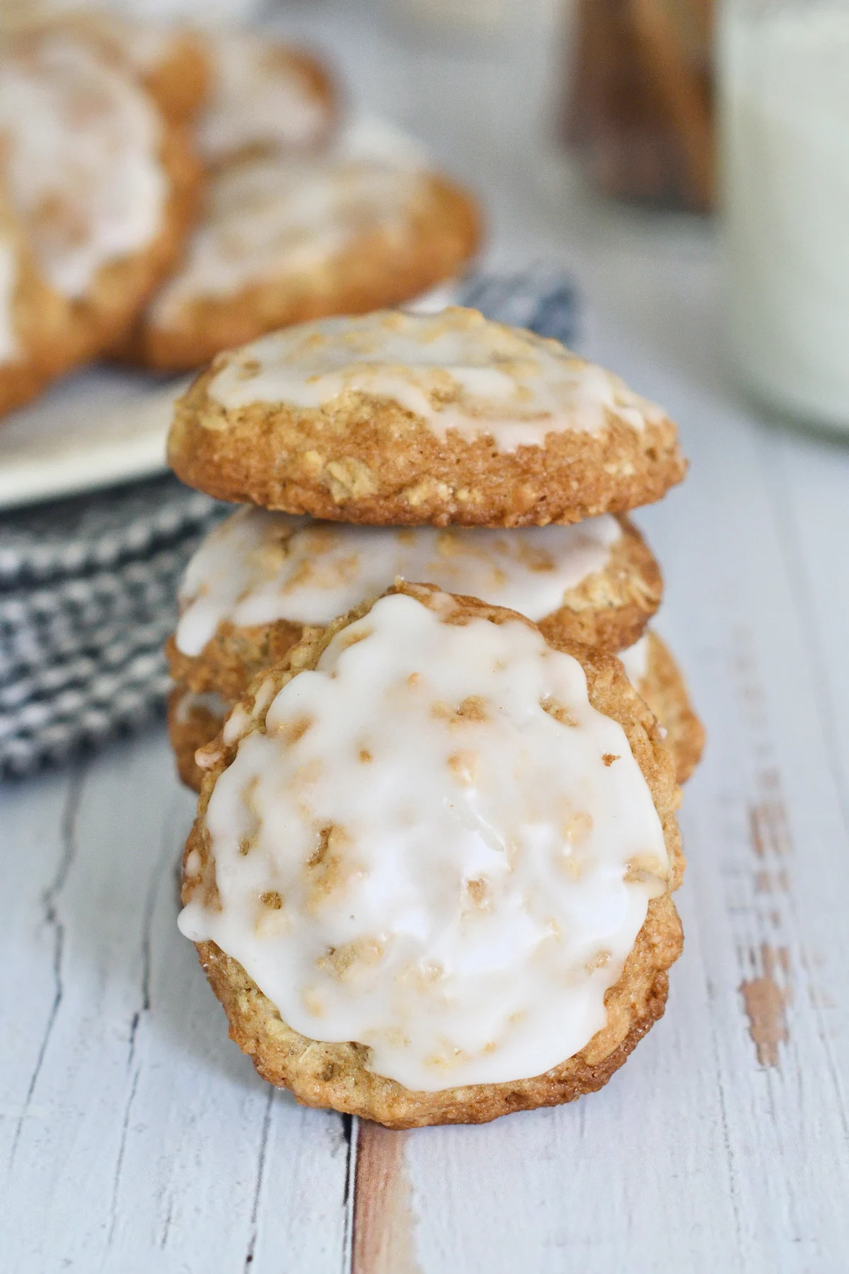 https://www.baking-sense.com/wp-content/uploads/2021/10/sourdough-oatmeal-cookies-7a.jpg.webp