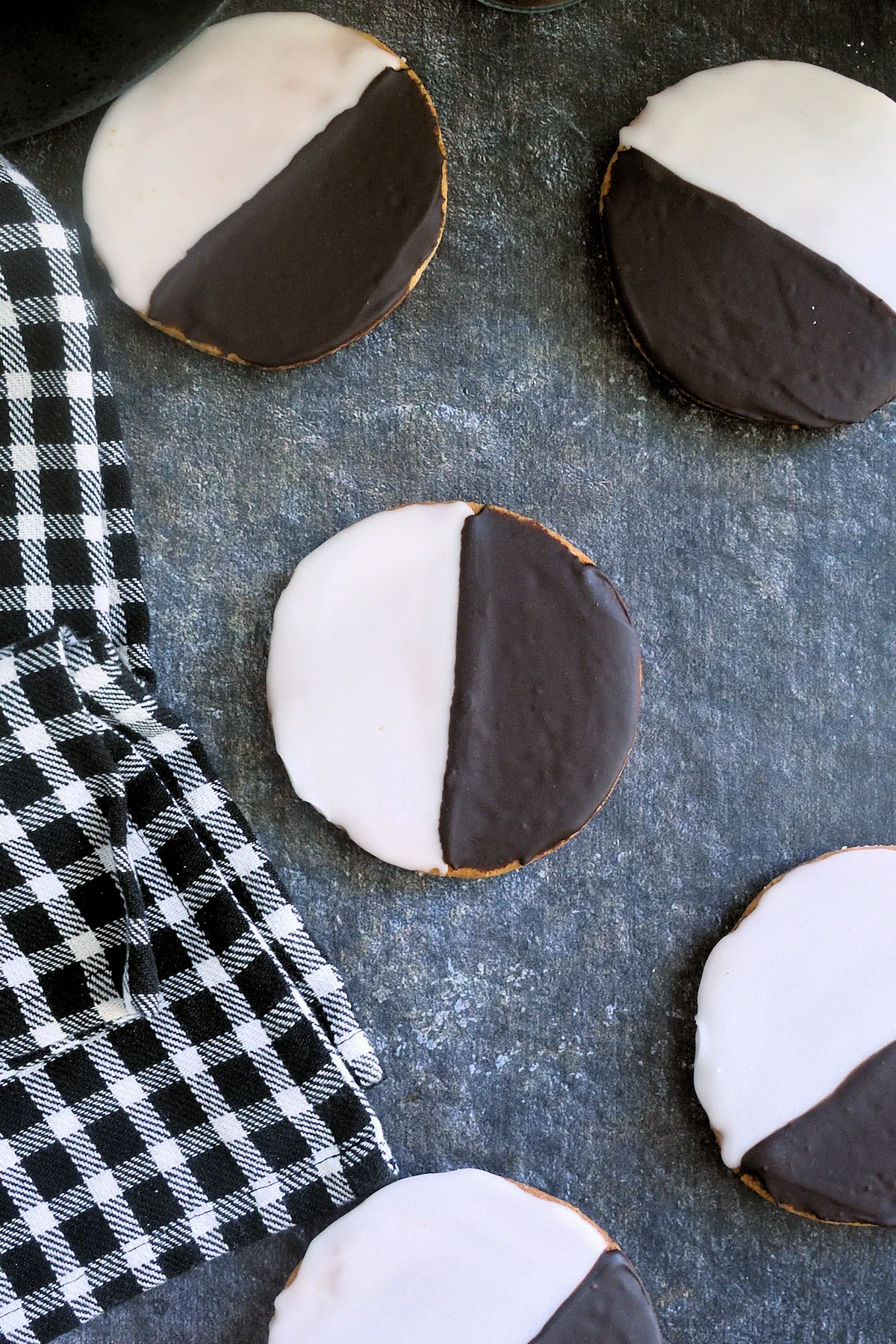 Black and White Molasses Cookies” – Cookie of the Week (12/27/15)